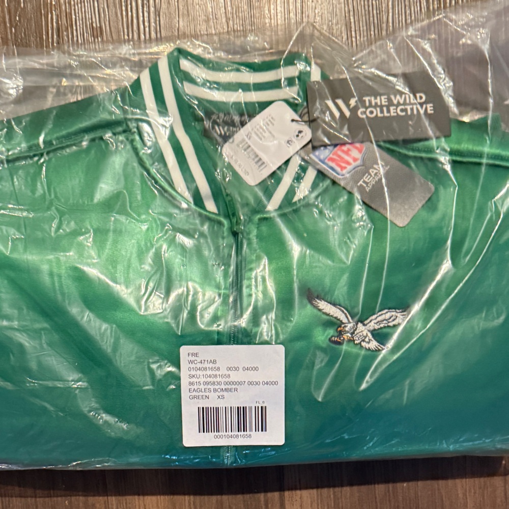 FP Movement x The Wild Collective Exclusive Philadephia Eagles Bomber Jacket 🦅 - Picture 3 of 9